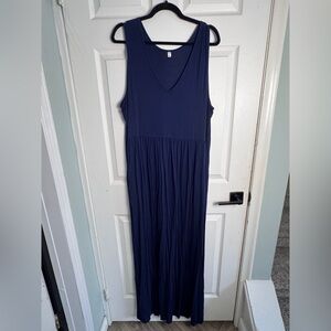 Chic Navy Sleeveless Maxi Dress